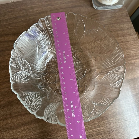 Vintage Arcoroc Canterbury 9” Bowl - Crystal Crocus Serving Bowl Floral Glass - Picture 5 of 11